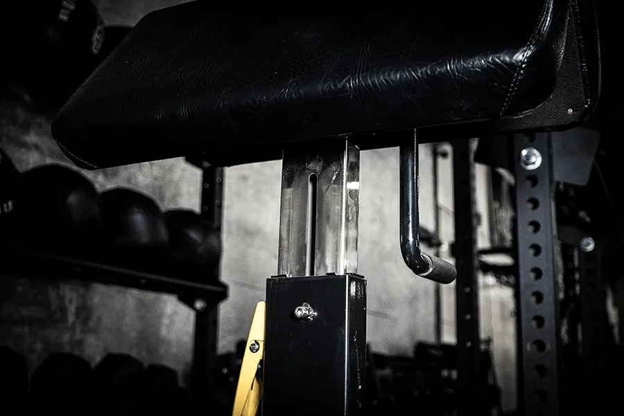 ARTILLERY STANDING PREACHER ARM CURL BENCH