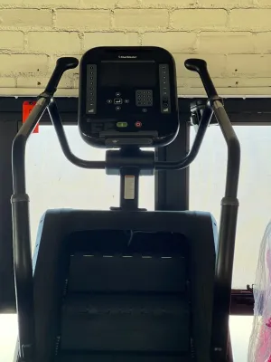 StairMaster 4 Series 4G Compact StepMill w/ 10" Non-Touch LCD - Return